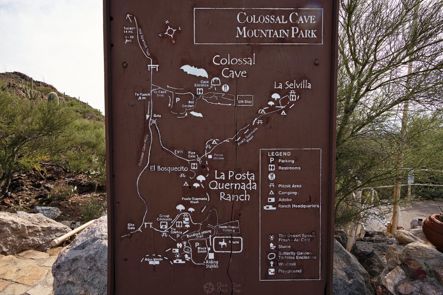 hiking near colossal cave